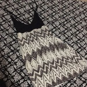 O’Neil. Dress black and white. Cute back
